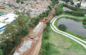 Canalização do Córrego do Chicão permitirá implantação de nova via de 400 metros na região da Cohab de Carapicuíba