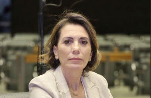 Deputada quer beneficiários avisados individualmente pela Previdência sobre golpe do INSS e restituição