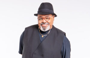 Jorge Aragão canta de graça no Sesi Osasco