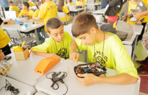 Barueri sedia e garante passagem de equipes à etapa estadual da Olimpíada de Robótica