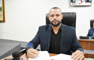 Léo da Feira sugere ampliação do atendimento nas creches municipais durante as férias escolares