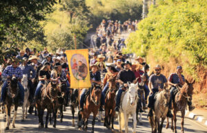 Procissão, romaria, cavalgada, missa, shows e quermesse fazem parte da 110ª Festa de Santo Antônio do Suru