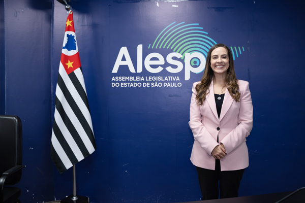 Politica-Camila-Alesp