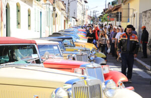 Centro Histórico de Santana de Parnaíba recebe 22ª edição do Encontro de Antigomobilismo