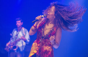 Episódios reais e fictícios da vida de Janis Joplin são apresentados no Sesi Osasco