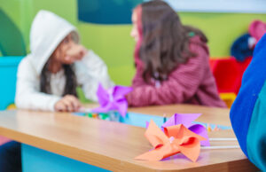 Encontro em Itapevi reforça importância dos cuidados na infância, reunindo famílias, profissionais e rede socioassistencial