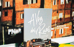 Livro que ‘dá voz’ à arte da periferia é lançado em Carapicuíba e já circula pela região