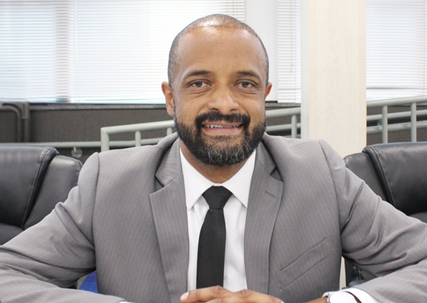 Politica-Auxilio-Luto-Davson