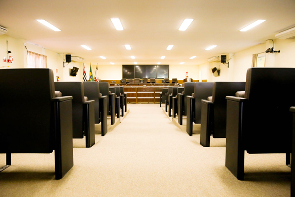 Politica-Plenario-Vazio