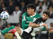 Palmeiras defende em Itaquera liderança contra Corinthians em crise no Brasileirão