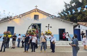 Tradição da época dos jesuítas, Aldeia de Carapicuíba recebe nova edição da Festa de Santa Cruz