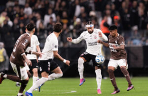 Classificado com antecedência, Corinthians decepciona em Itaquera e perde invencibilidade na Libertadores