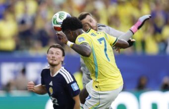 Brasil avança em primeiro para ‘mata-matas’ rumo ao hexa