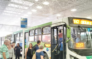 Reconfiguração viária na Castello Branco impõe alterações em pontos de ônibus de Barueri