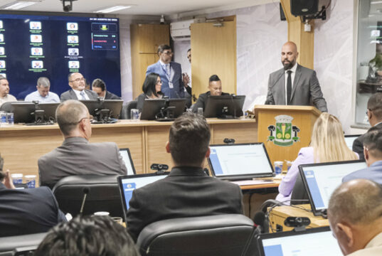 Prefeito Gerson Pessoa comparece ao retorno dos trabalhos na Câmara de Osasco