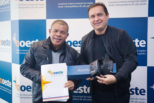Cioeste reforça mobilidade urbana com entrega de bafômetros a municípios consorciados