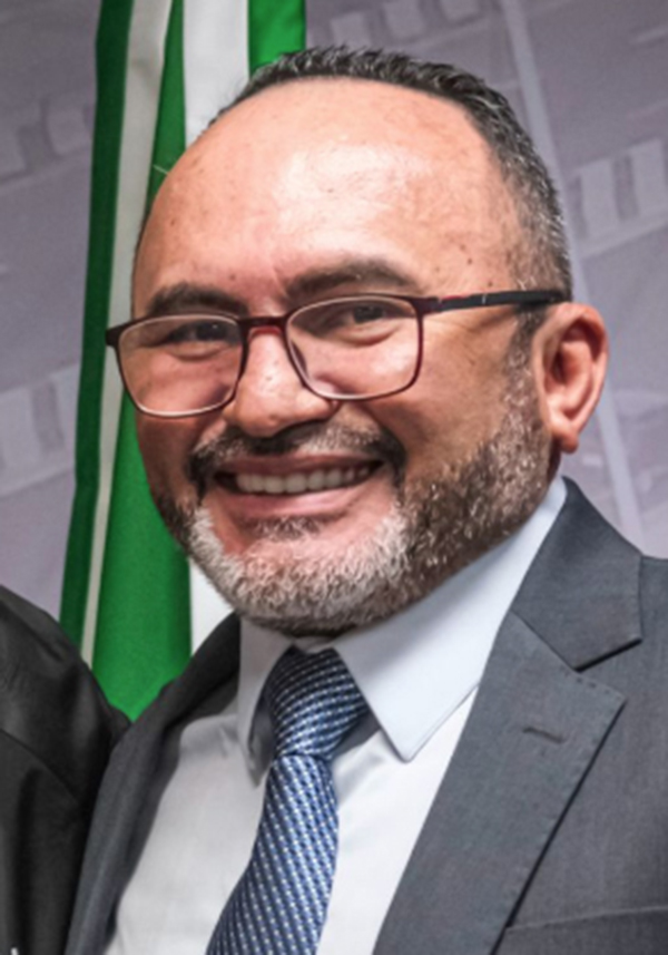 Politica-Carmonio-Bastos