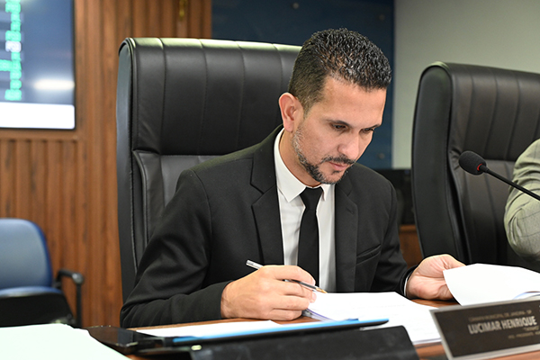 Politica-Natal-Idosos-Tikinho